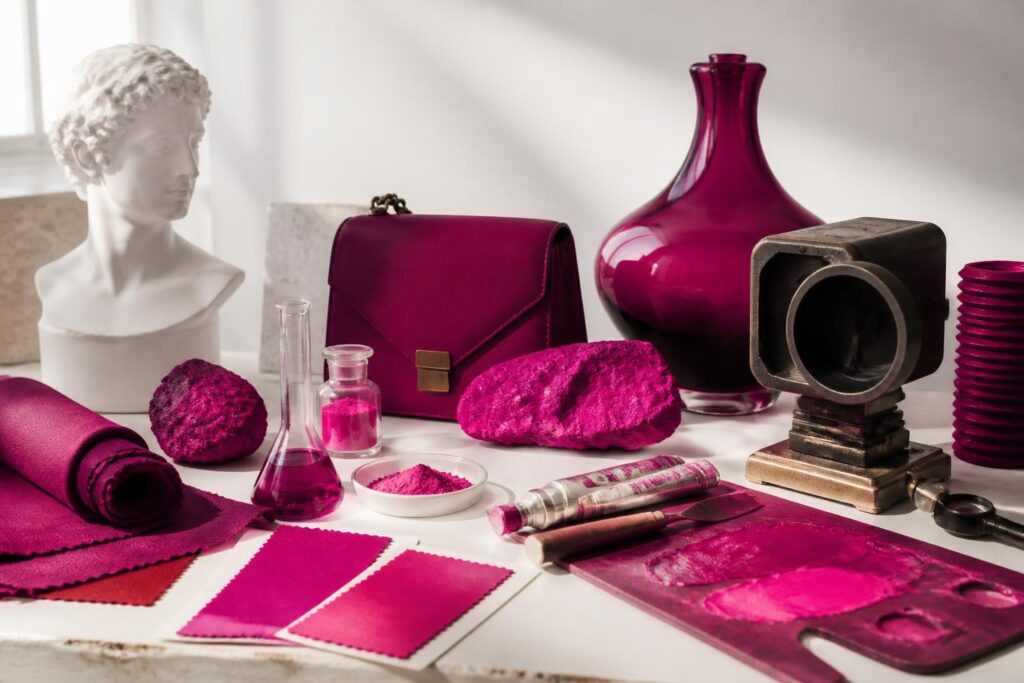 découvrez l'origine, la signification et les différentes utilisations de la couleur magenta en design pour sublimer vos créations.